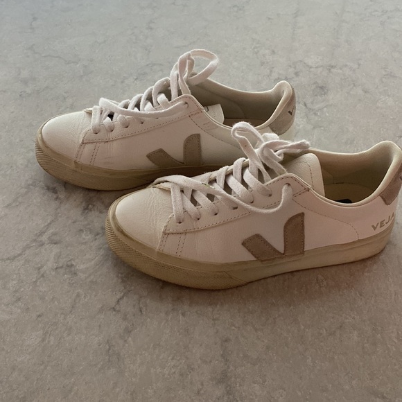 Veja Campo Sneaker - Picture 8 of 10